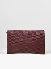 Load image into Gallery viewer, Weave Patterned Clutch
