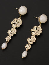 Load image into Gallery viewer, Floral Pearl Earrings
