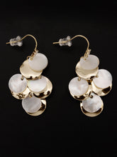 Load image into Gallery viewer, Circle Earrings
