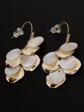 Load image into Gallery viewer, Circle Earrings

