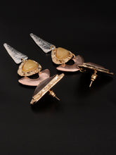 Load image into Gallery viewer, Geometric Metal Earrings
