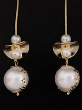 Load image into Gallery viewer, Pearl Drop Earrings
