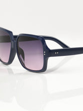 Load image into Gallery viewer, Plain Frame Sunglasses
