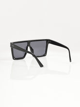 Load image into Gallery viewer, Retro Square Sunglasses
