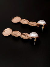 Load image into Gallery viewer, Circular Pearl Earrings
