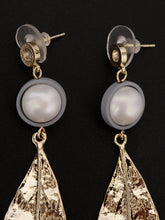 Load image into Gallery viewer, Leaf Earrings
