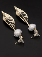 Load image into Gallery viewer, Leaf Earrings

