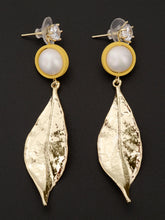 Load image into Gallery viewer, Leaf Earrings
