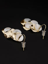 Load image into Gallery viewer, Circle Earrings
