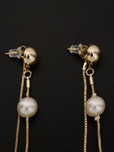 Load image into Gallery viewer, Pearl Earrings
