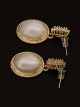 Load image into Gallery viewer, Oval Drop Earrings

