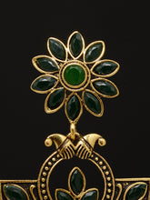 Load image into Gallery viewer, Floral Pearl Earrings
