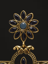 Load image into Gallery viewer, Floral Pearl Earrings
