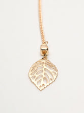 Load image into Gallery viewer, Layered Leaves Necklace

