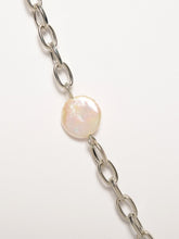 Load image into Gallery viewer, Oval Disc Necklace
