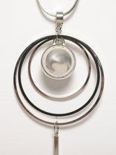 Load image into Gallery viewer, Layered Circle Necklace
