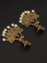 Load image into Gallery viewer, Floral Pearl Earrings
