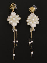 Load image into Gallery viewer, Bunched Pearl Earrings
