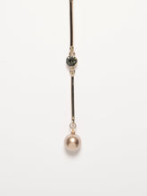 Load image into Gallery viewer, Pearl Flower Necklace

