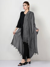 Load image into Gallery viewer, Stripe Patterned Scarf
