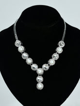 Load image into Gallery viewer, Rhinestone Pearl Necklace

