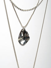 Load image into Gallery viewer, Metallic Pendant Necklace
