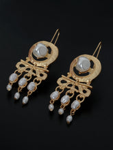 Load image into Gallery viewer, Pearl Finished Earrings
