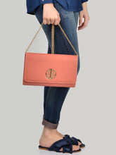 Load image into Gallery viewer, Metallic Detail Clutch
