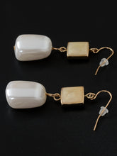 Load image into Gallery viewer, Pearl Drop Earrings
