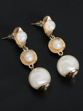 Load image into Gallery viewer, Pearl Earrings

