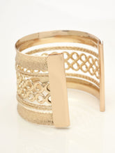 Load image into Gallery viewer, Textured Cuff
