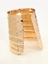 Load image into Gallery viewer, Wide Metallic Cuff
