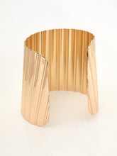Load image into Gallery viewer, Textured Lined Cuff
