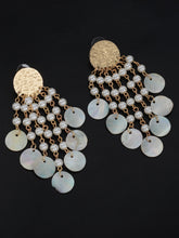 Load image into Gallery viewer, Pearl Dangling Earrings
