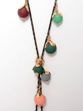 Load image into Gallery viewer, Stone Flower Necklace
