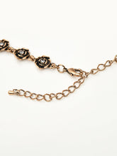 Load image into Gallery viewer, Floral Pearl Necklace
