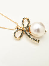 Load image into Gallery viewer, Pearl Bow Necklace
