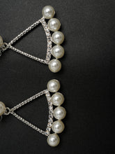 Load image into Gallery viewer, Triangular Pearl Earrings
