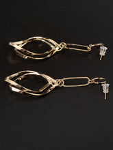 Load image into Gallery viewer, Twisted Metal Earrings

