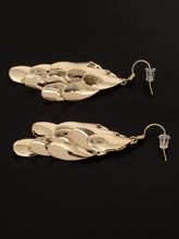 Load image into Gallery viewer, Metallic Leaves Earrings
